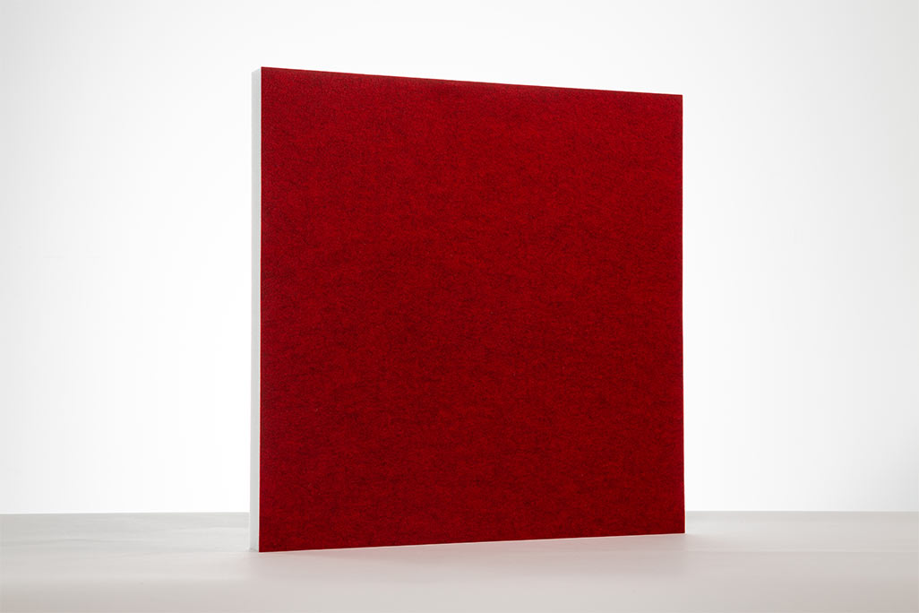 Abbildung eines Rasterdeckeneinlegers, soni COLOR RD, der zur Verbesserung der Raumakustik in Rasterdecken eingelegt werden kann, Farbe Rot