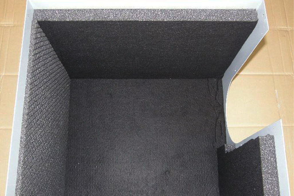 Anwendung Maschine Haube, ausgekleidet mit Schallschutzmaterial