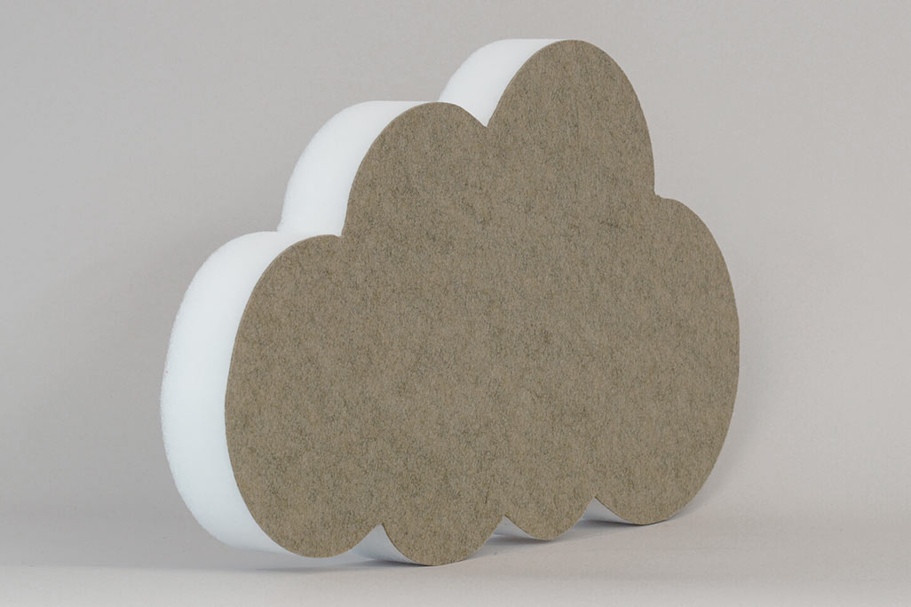 Absorbeur acoustique en forme de nuage (soni ELEMENT CLOUD) de couleur beige sur fond gris