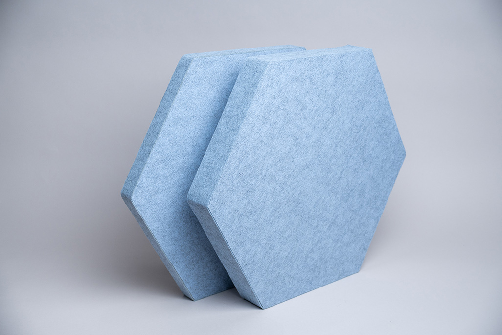 Absorbeurs acoustiques hexagonaux bleu, collés, épais et fins